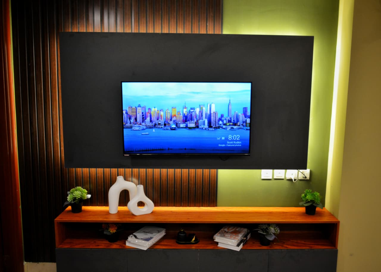 43 inches Smart TV in gold crest suite